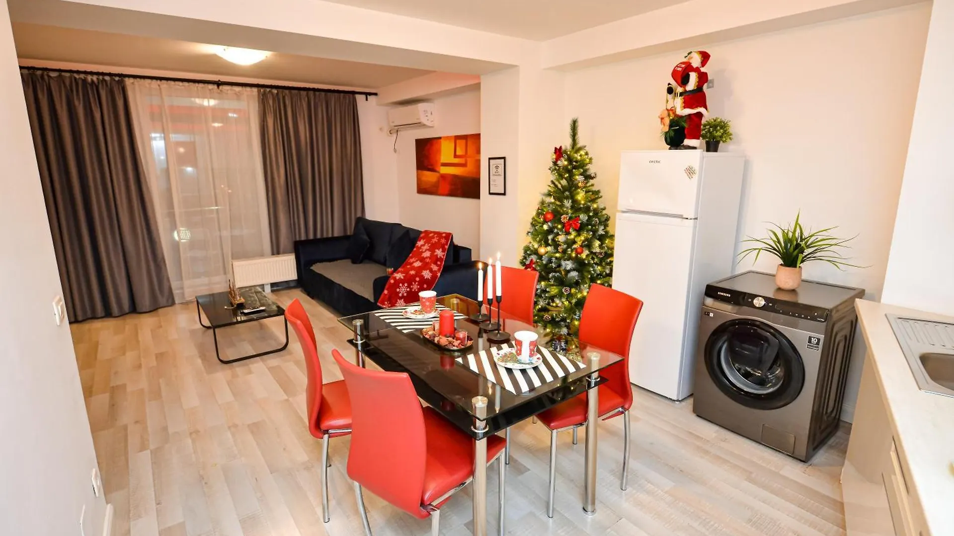 Royal Accommodation Bucureşti 0*,  România