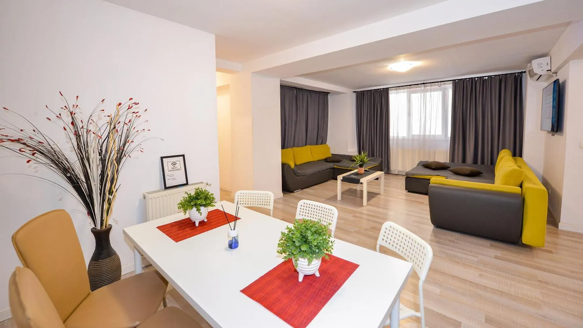 Royal Accommodation Bucureşti 0*,