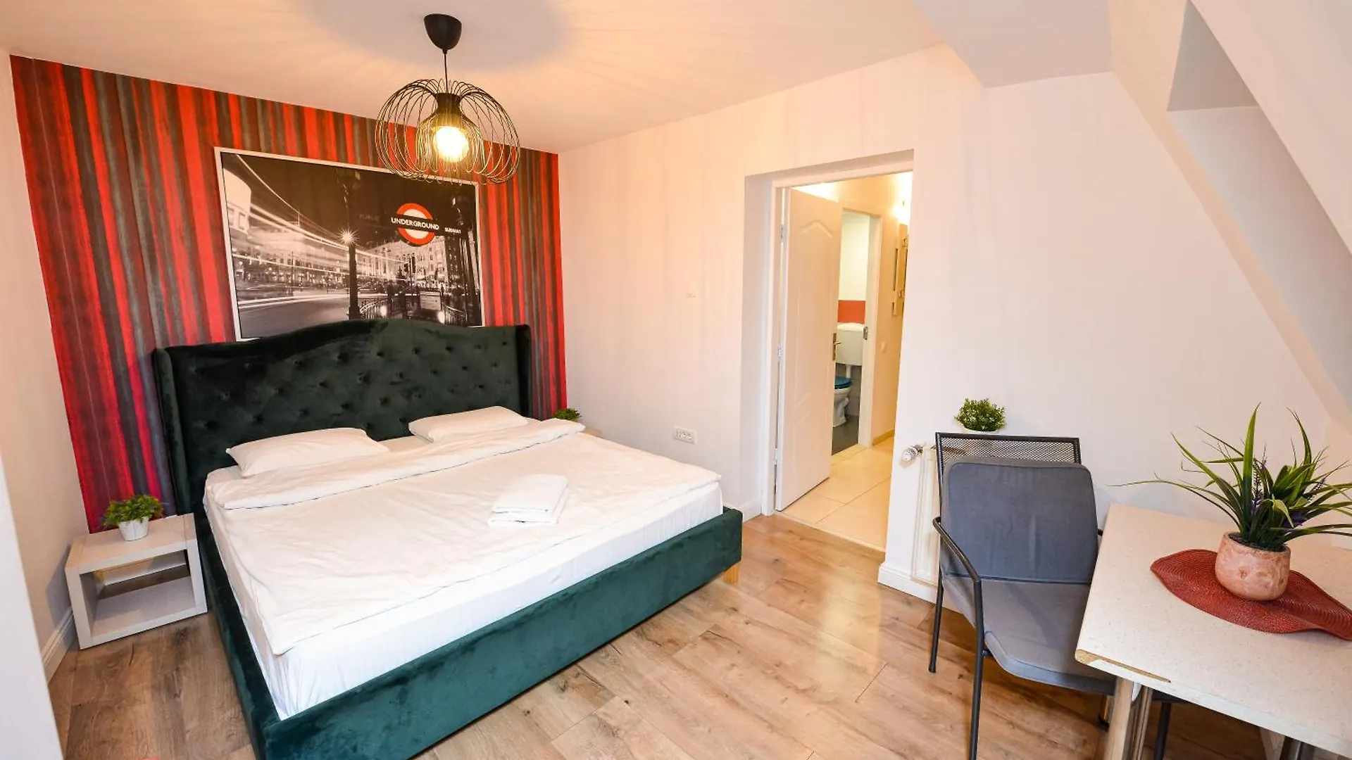 Royal Accommodation Bucureşti 0*,