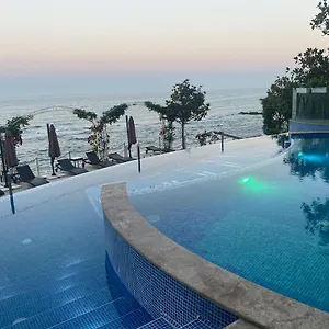 https://superbe-appartement-versace-5-toiles.goldensandshotels.net